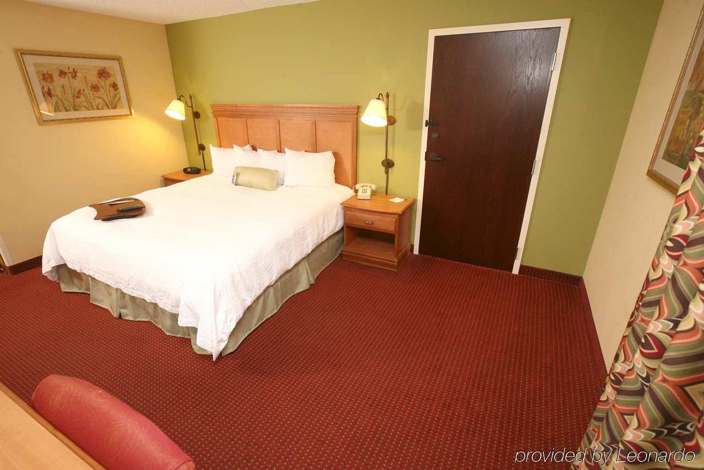 Hampton 3*